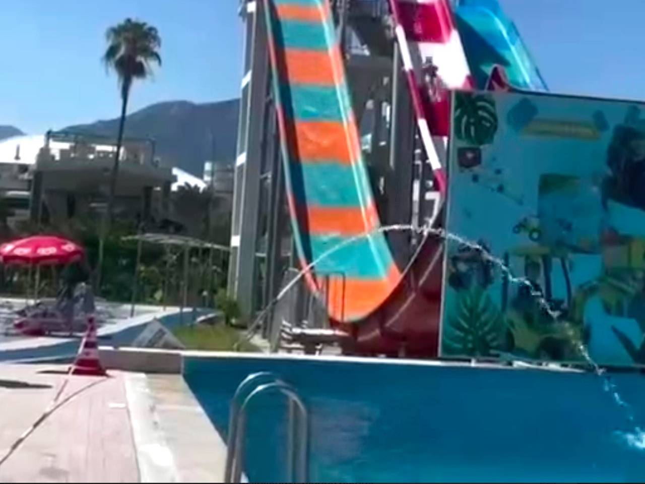 Россиянка получила сильные гематомы на водной горке в Турции