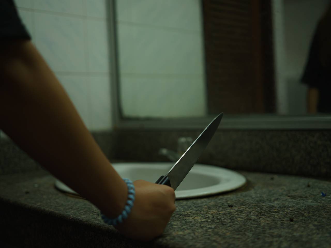 Туристка вонзила нож в спину возлюбленного подруги во время отдыха в Европе