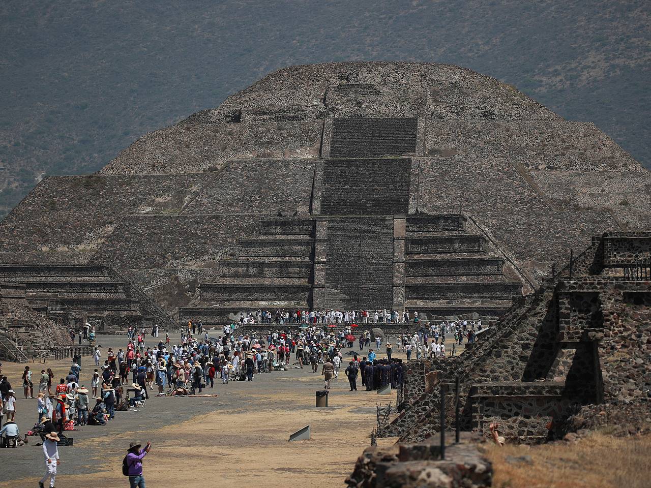 Россиянин получил ранение при стрельбе у пирамид в Мексике