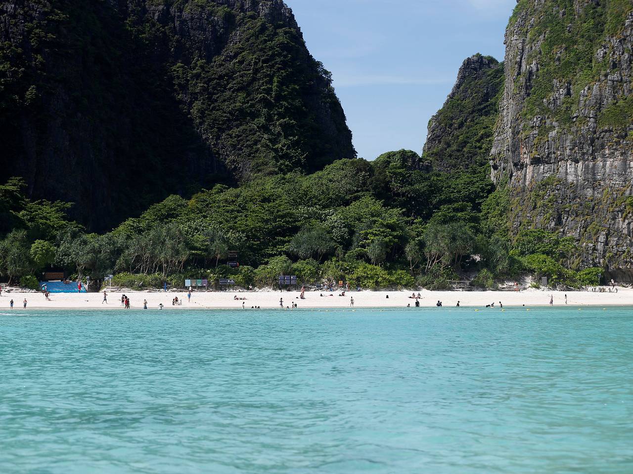 Пенсионер попал в сильное течение на глазах у своей девушки в Таиланде и не выжил