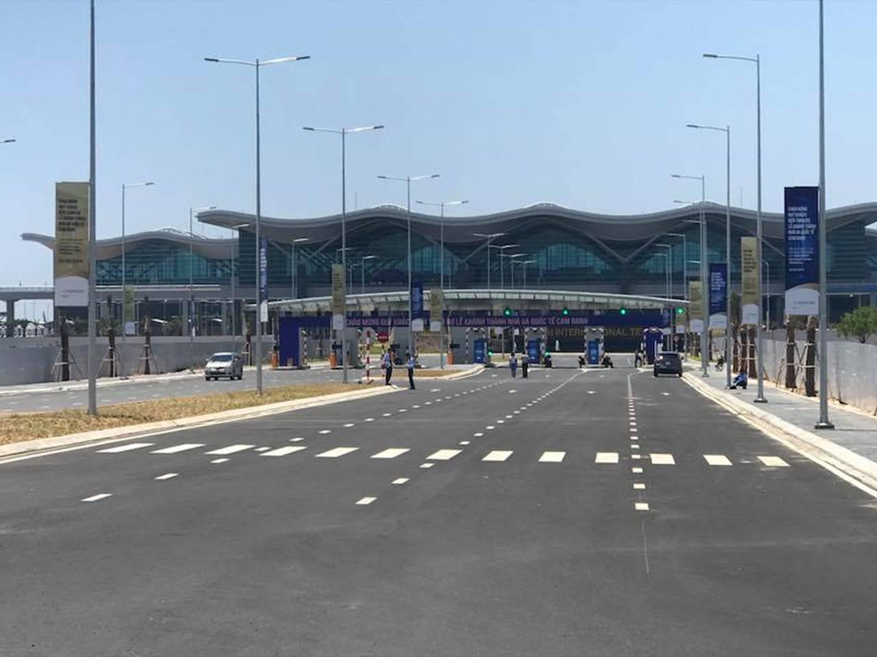 Россияне застряли в аэропорту страны Азии на пять часов без еды и воды