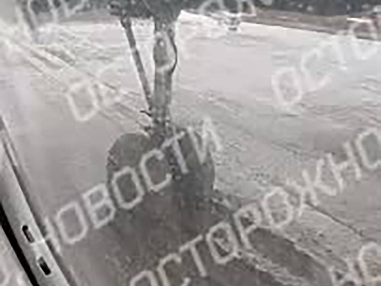 Размытая взлетная полоса в российском аэропорту попала на видео