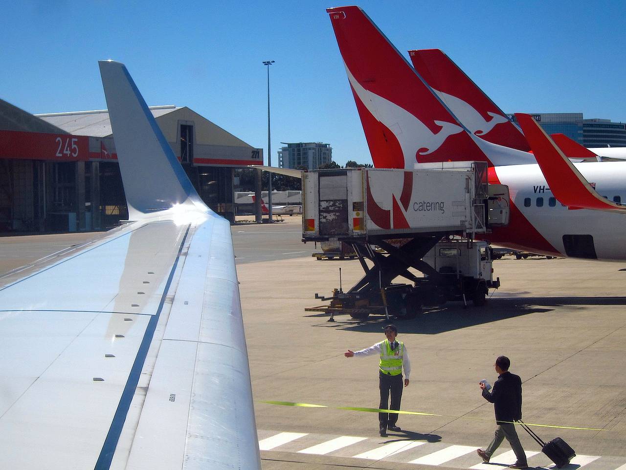 Трап протаранил кабину пилотов дважды за месяц в аэропорту Австралии