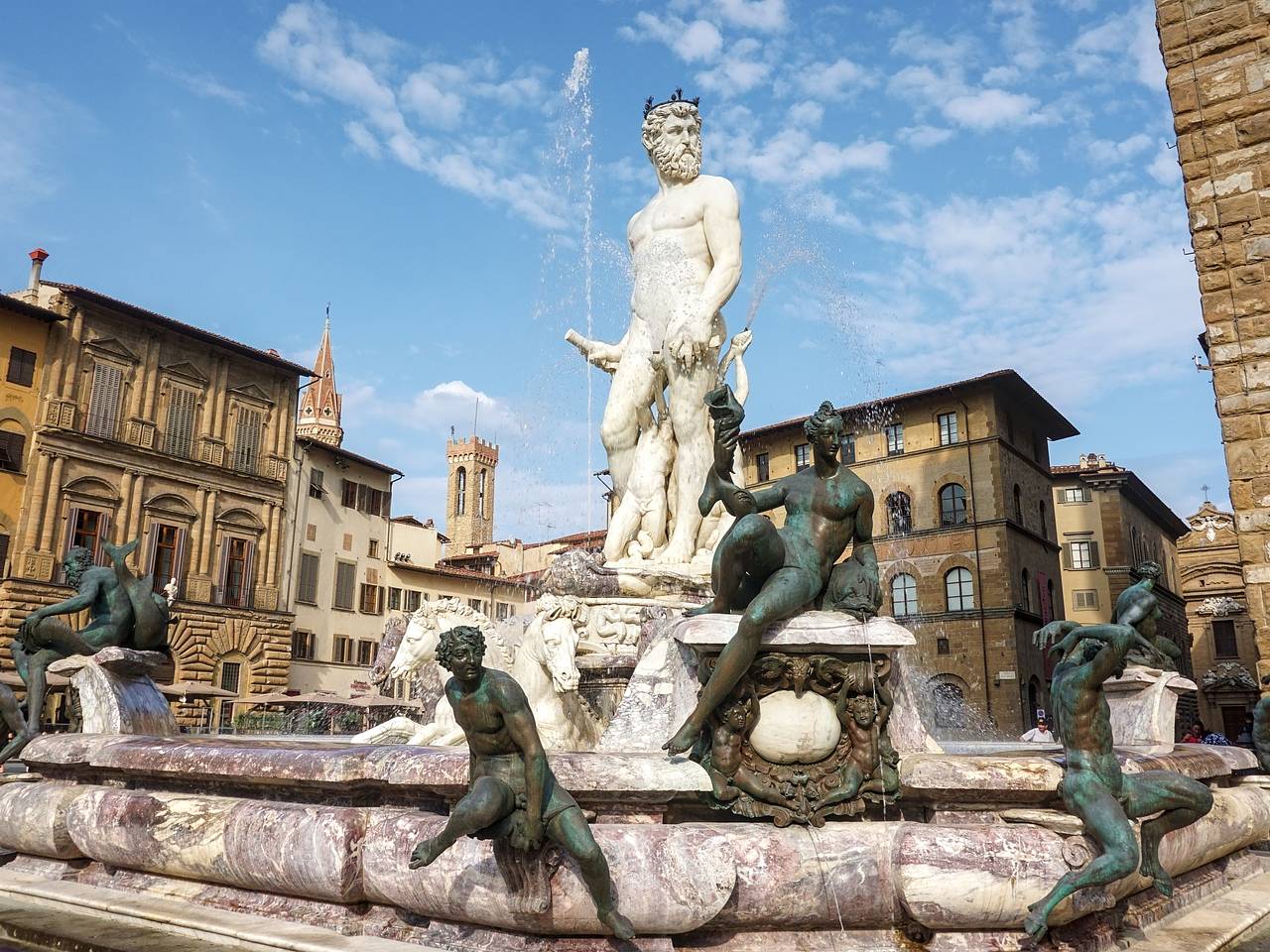 Туристка захотела потрогать Нептуна за гениталии и поплатилась