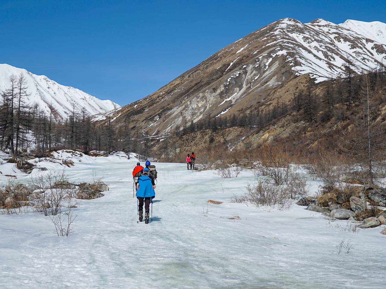 Появились подробности о погребенных под снегом в Бурятии альпинистах