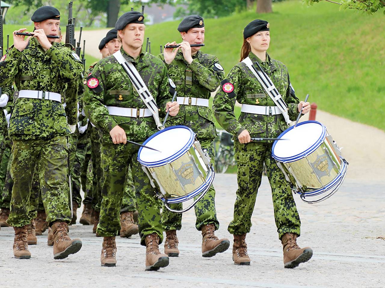 Россиянин описал службу в Дании словами &laquo;девушки делят душ и сон с мужиками&raquo;