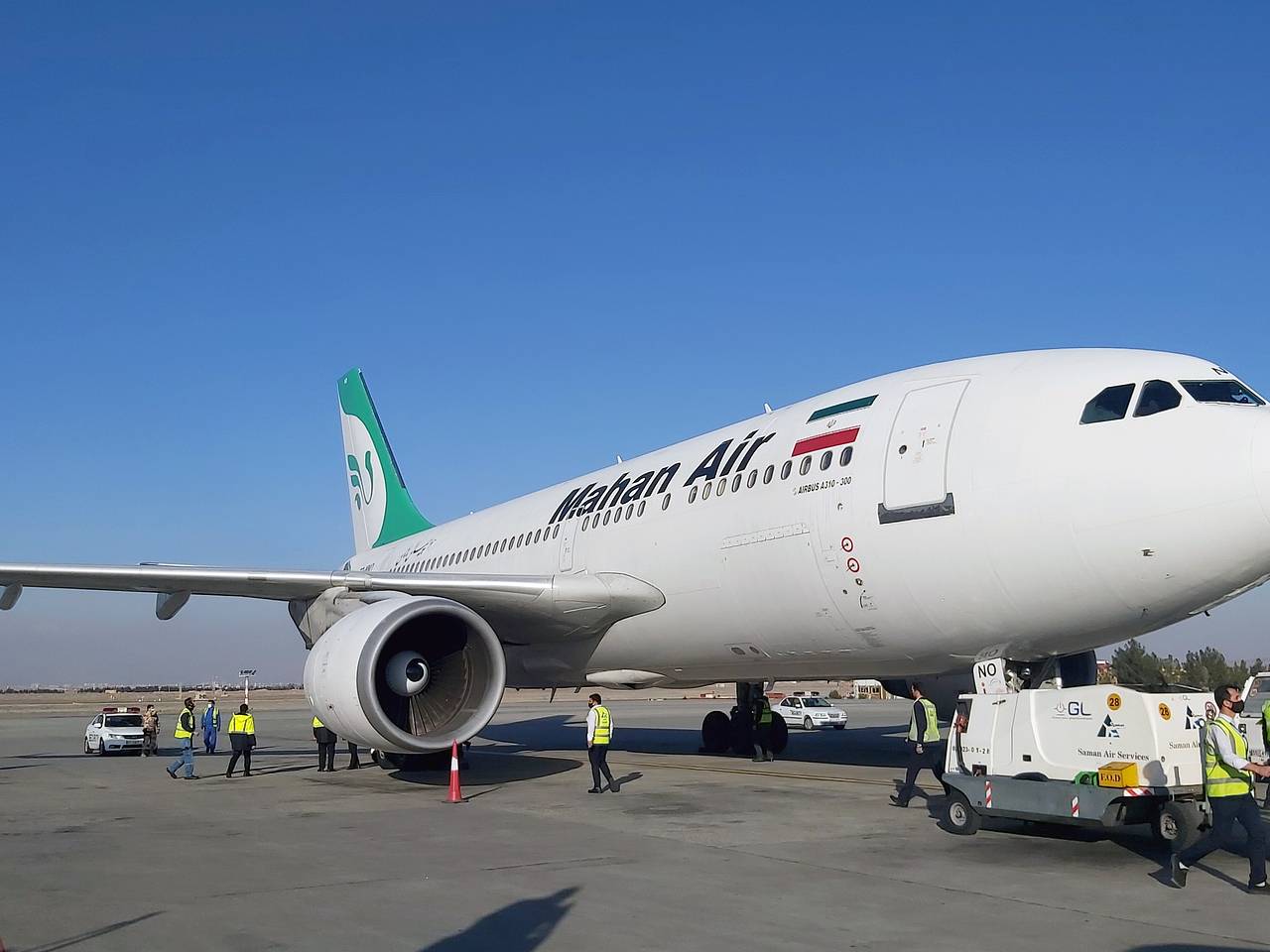 Аэропорт Тегерана заработал после почти двух месяцев перерыва