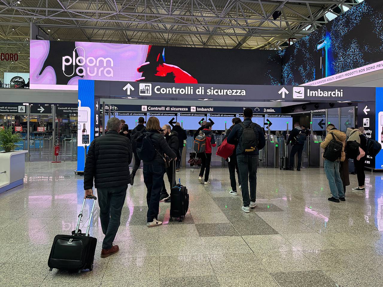 Новая ускоренная система въезда в Европу привела к хаосу в аэропортах