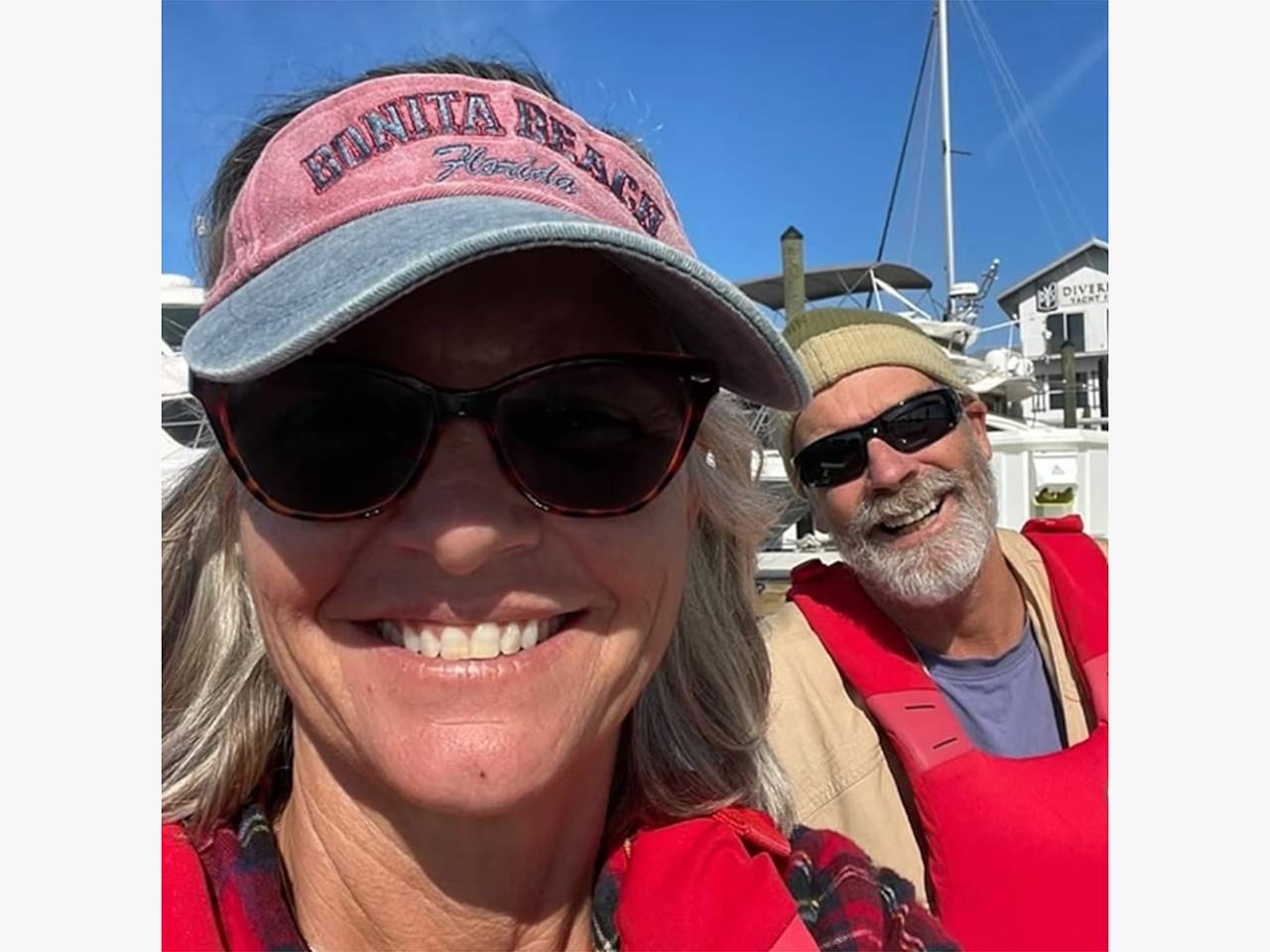 Туристку унесло течением на глазах у мужа после падения с лодки на Багамах