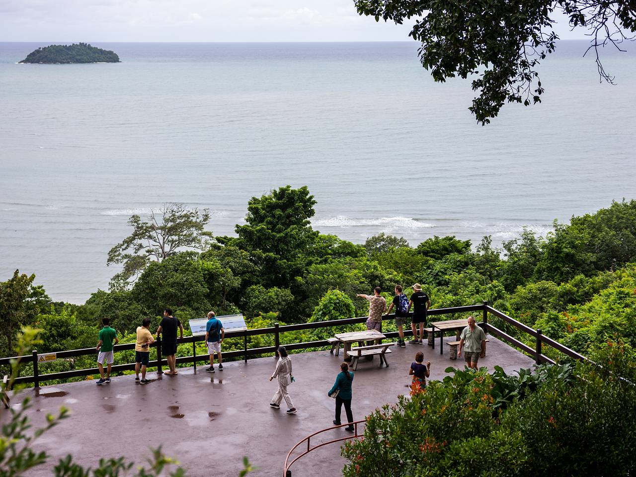 Семья россиян засудила туроператора на миллион рублей за сорванный отпуск на Мальдивах