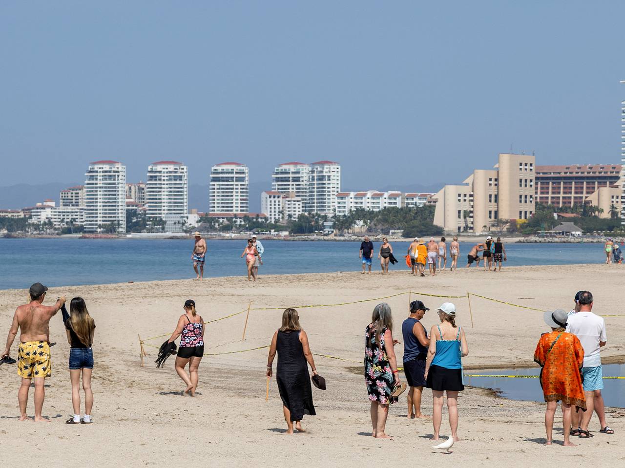 Россиянка описала мексиканцев на пляжах фразой &laquo;вообще не заморачиваются купальниками&raquo;