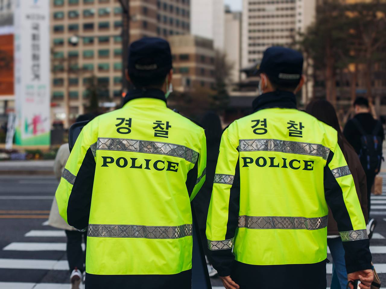 Мужчина пробрался в комнату спящей в гостевом доме туристки и помочился на нее