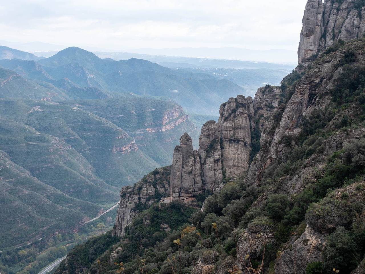 Туристов раздавило камнями на популярном острове