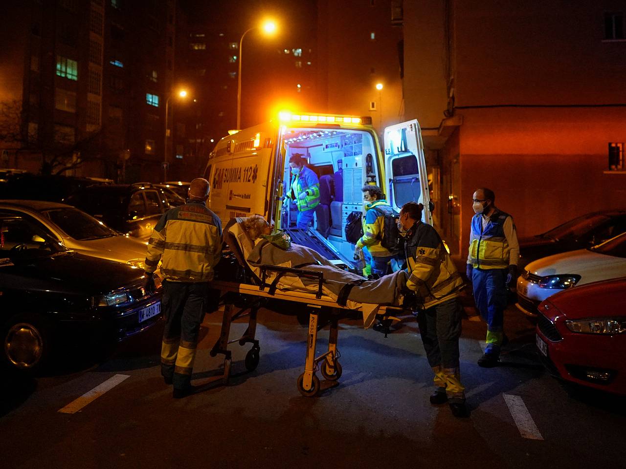 Под постояльцами отеля в Европе обрушился пол во время обеда