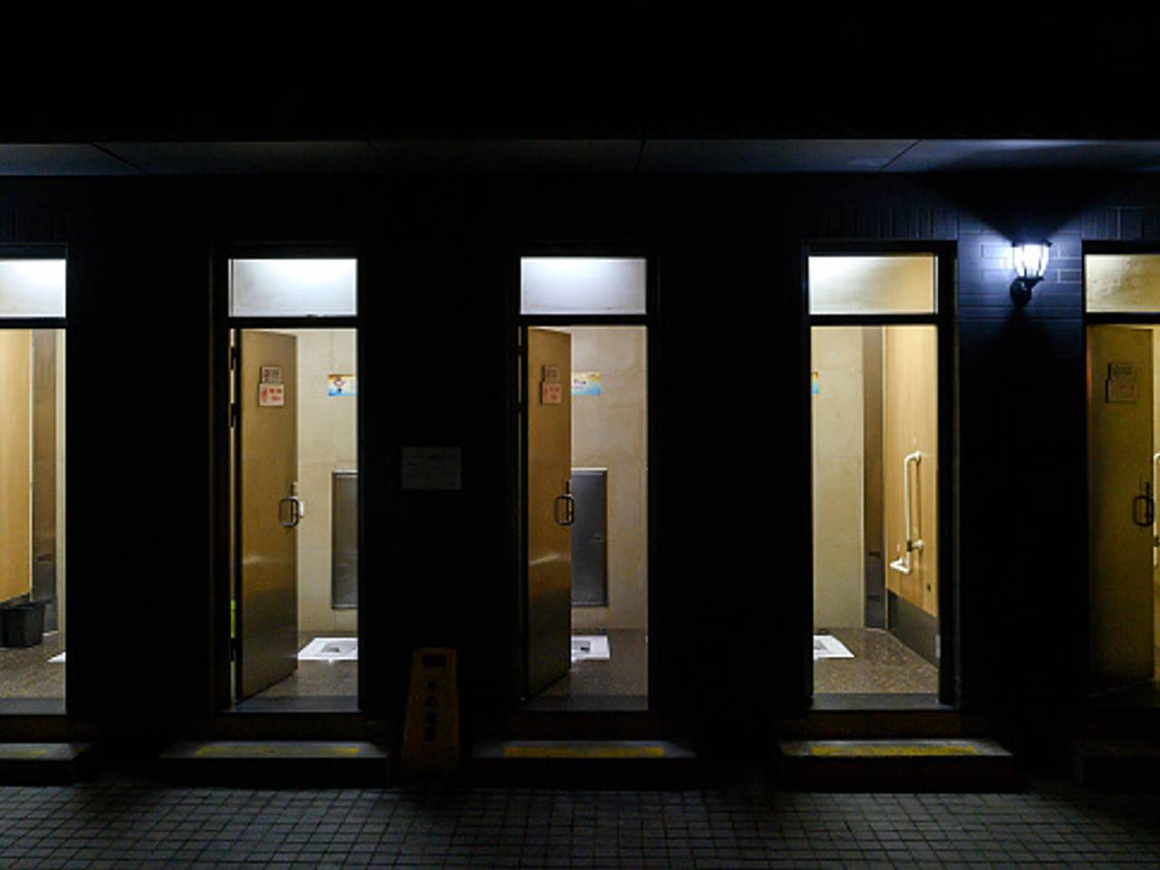 Россиянка описала туалеты в Китае фразой &laquo;запах такой, что глаза начинает щипать&raquo;