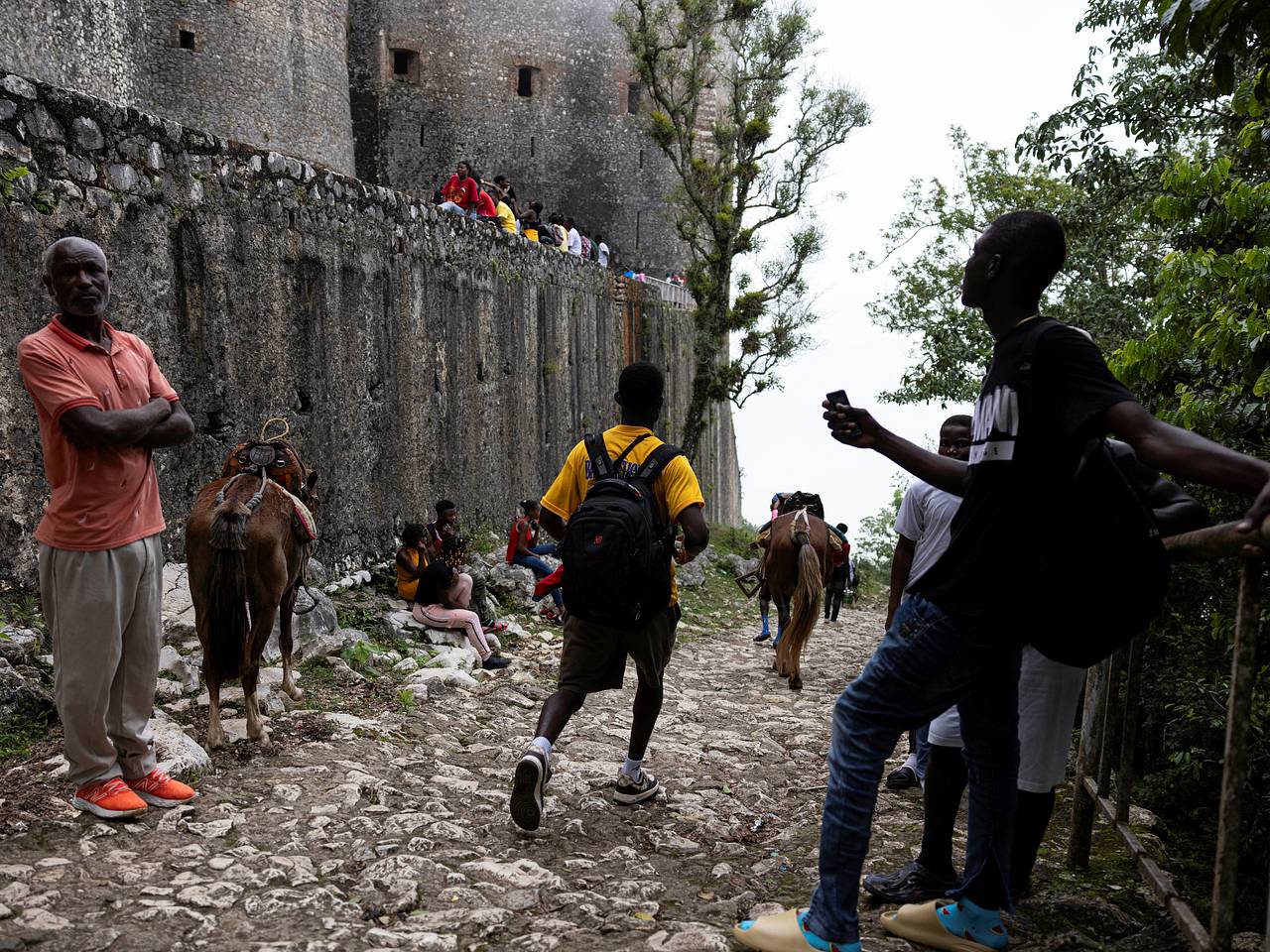 В давке на объекте всемирного наследия ЮНЕСКО погибли туристы