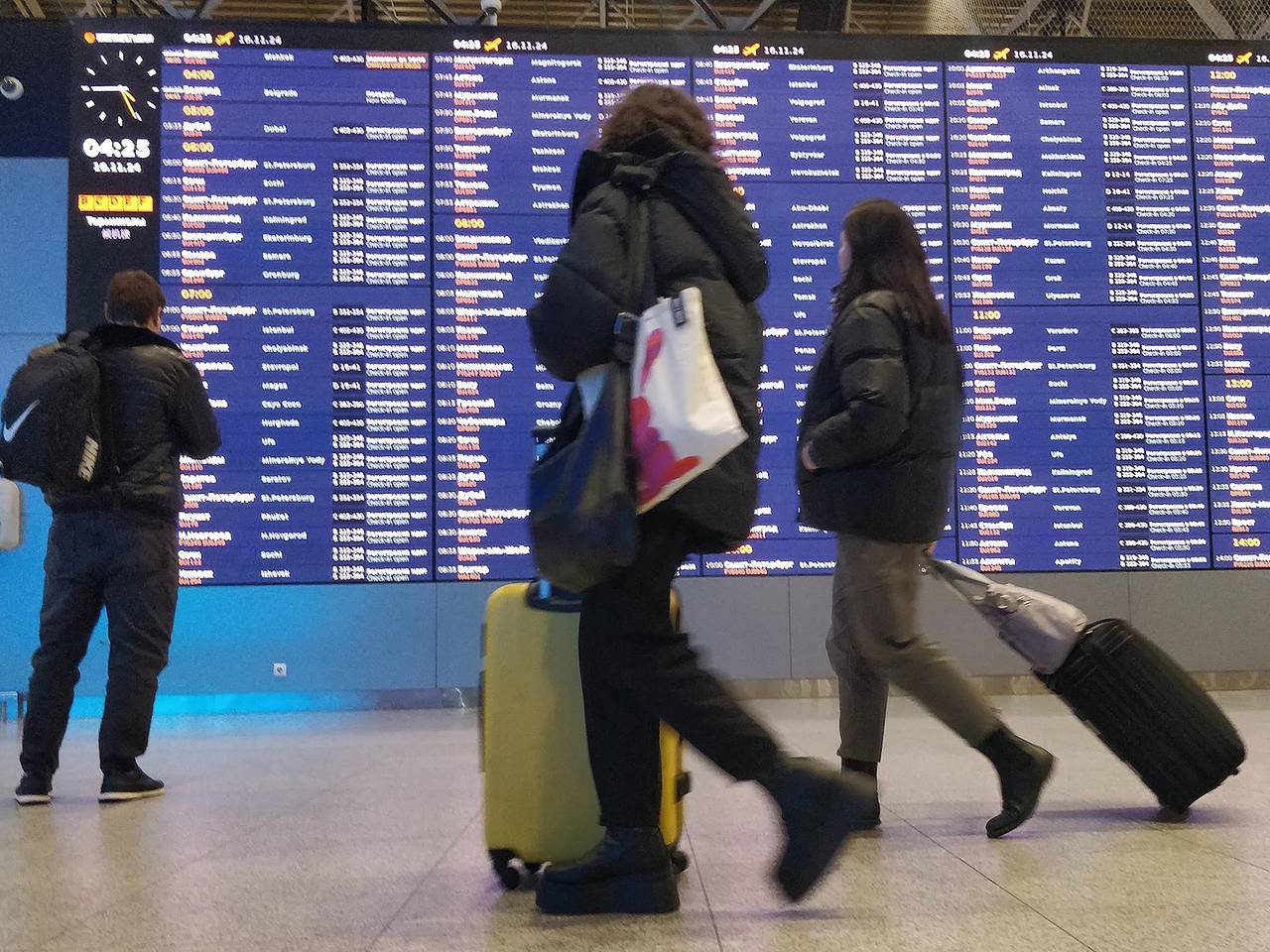 Россиян предупредили о массовых задержках самолетов из-за ограничений