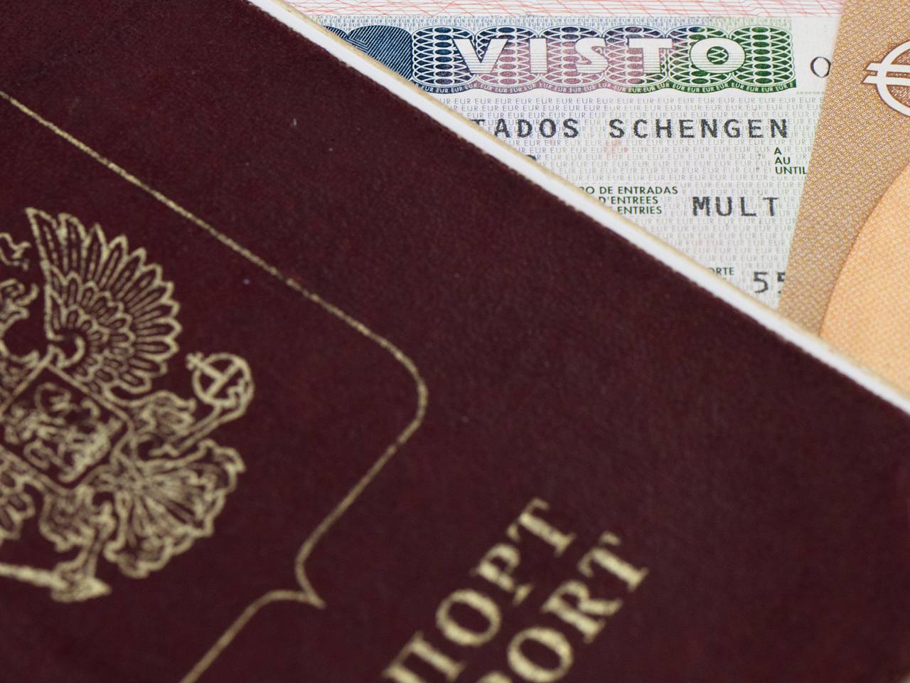 Россиян предупредили о сложностях с получением испанского шенгена