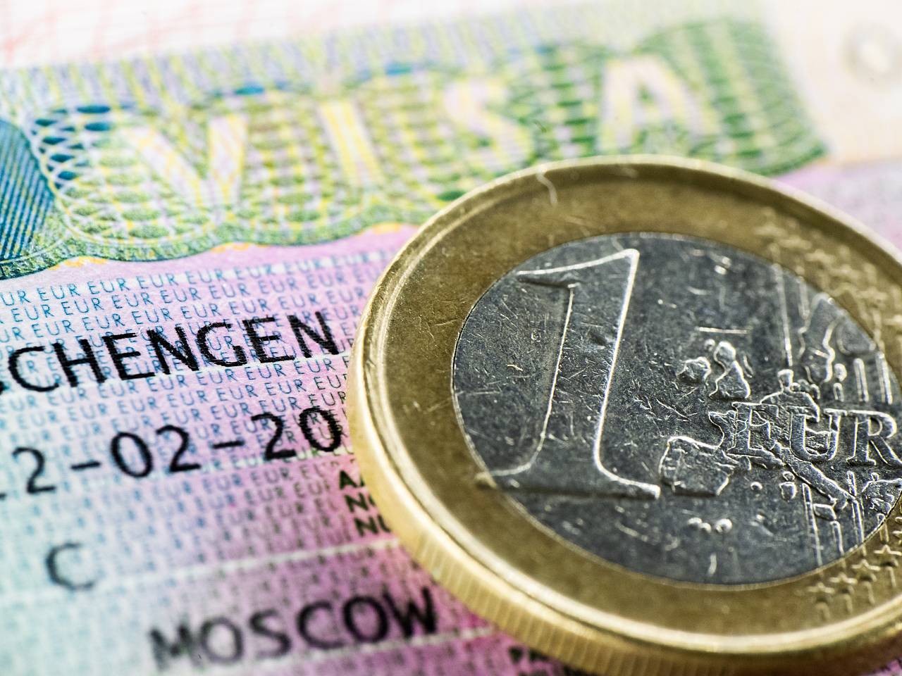 Отказы в шенгенских визах обошлись россиянам в сотни миллионов рублей