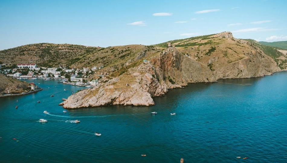Отельеры Крыма не могут вернуть деньги за аннулированные брони Отельеры Крыма не могут вернуть деньги за аннулированные брони