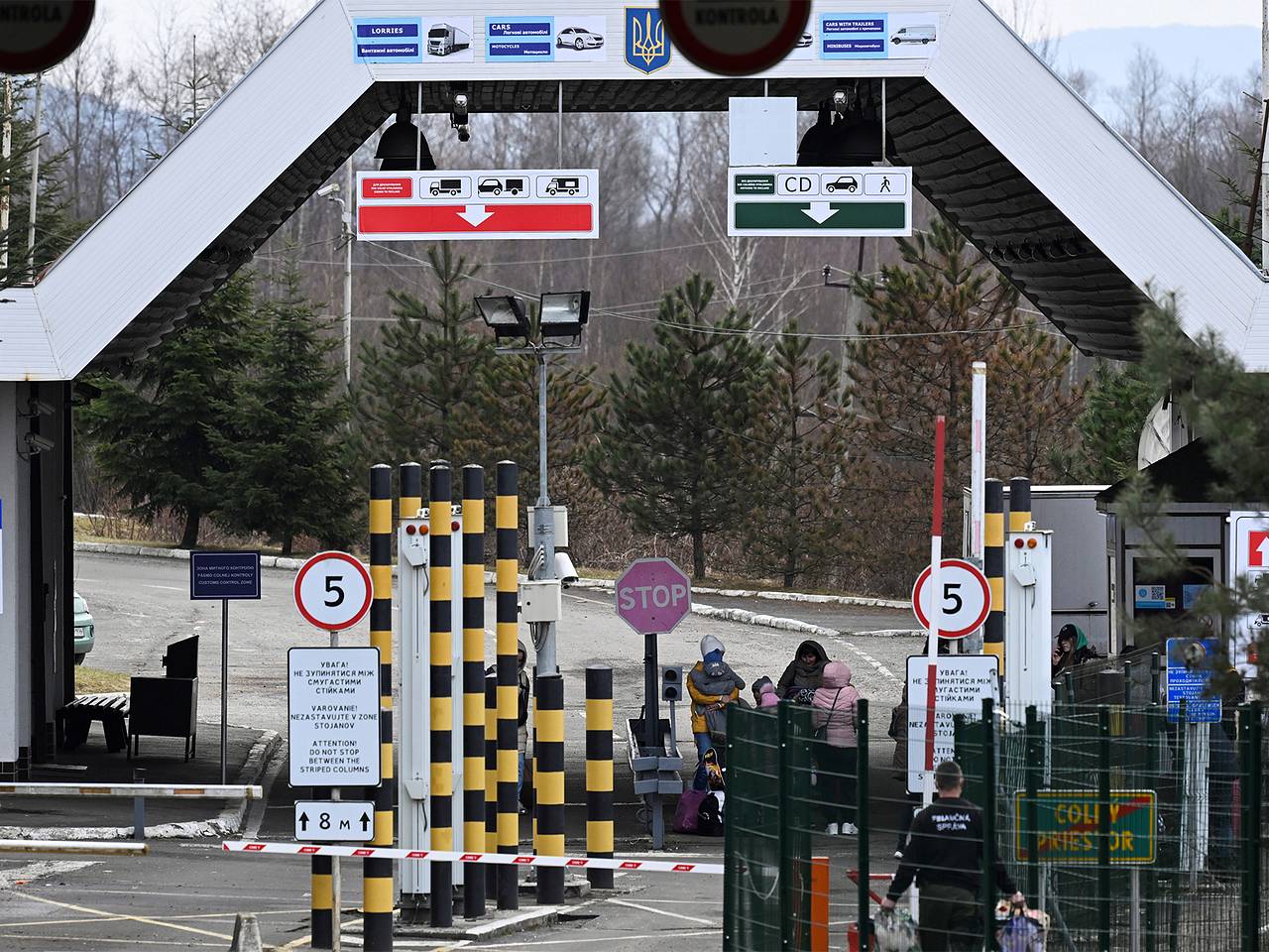 Словакия объяснила ограничение выдачи виз россиянам