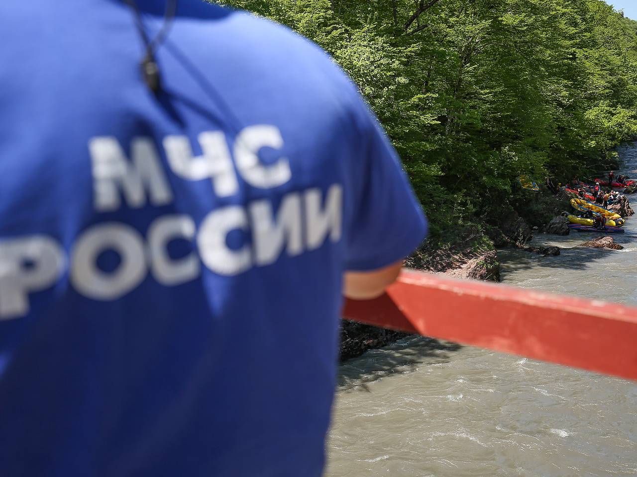 Унесенного течением во время сплава в Иркутской области ребенка нашли бездыханным