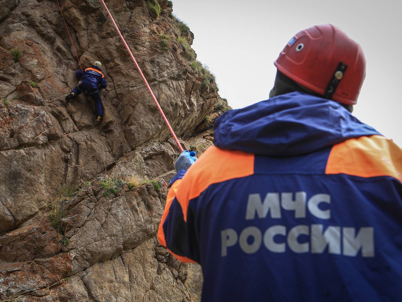 На Эльбрусе два альпиниста сорвались во время восхождения