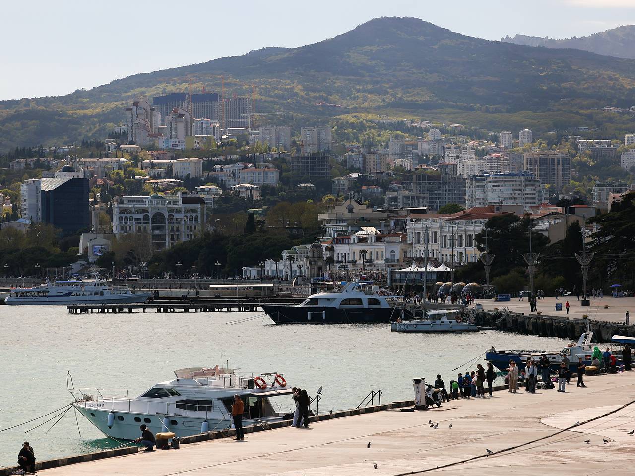 Россиянам вернули более миллиарда рублей за отмененные туры в Крым