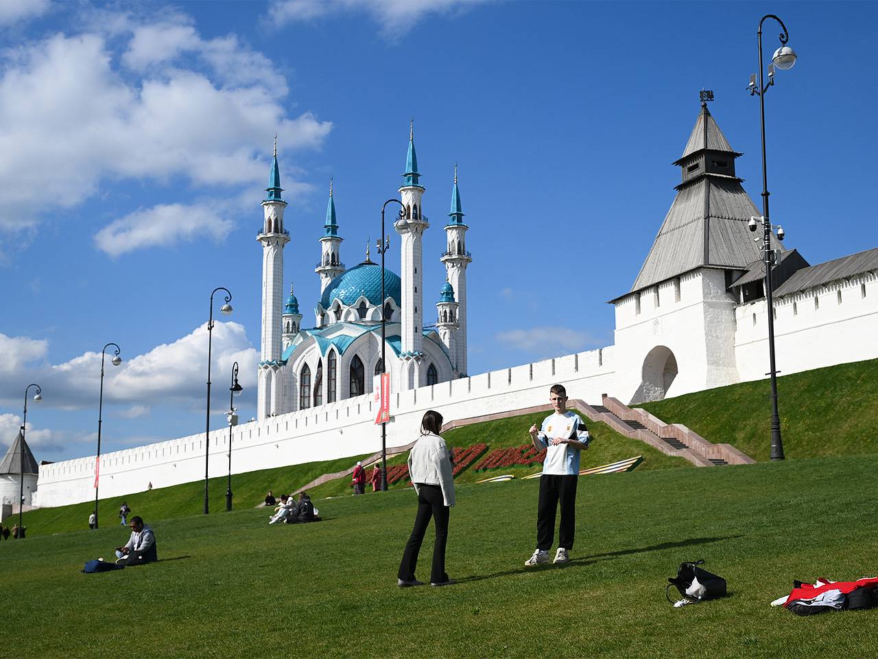 Блогерша описала пять городов России словами &laquo;можно улететь по цене билета на поезд&raquo;