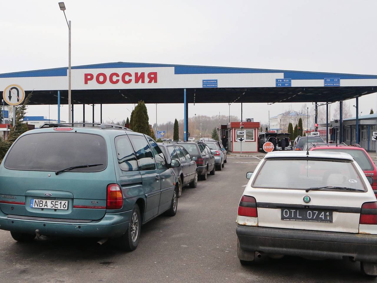 Европейцы стали стоять в 19-часовых пробках ради въезда в Россию