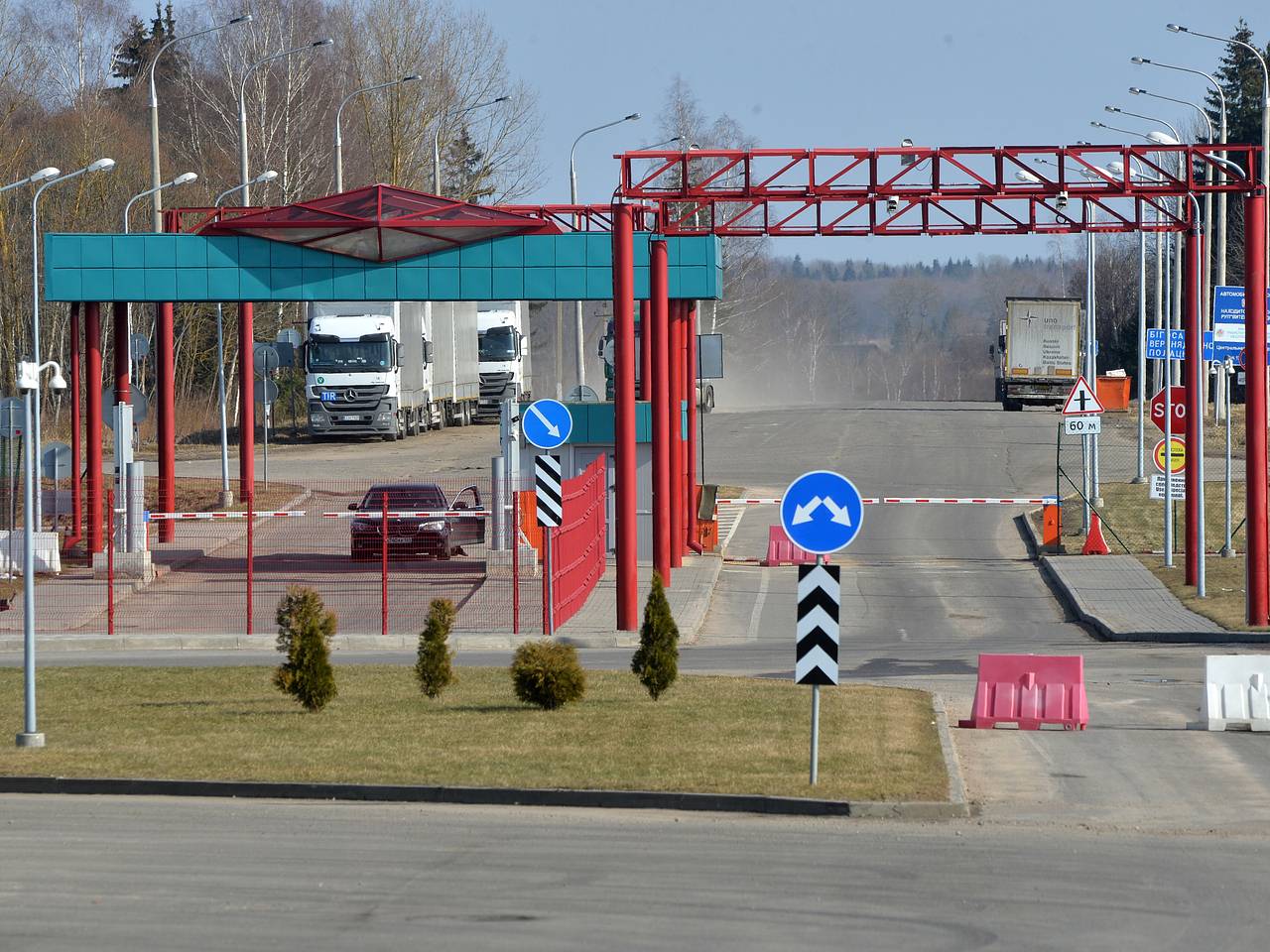 Латвия закрыла движение через единственный открытый на границе с Белоруссией КПП