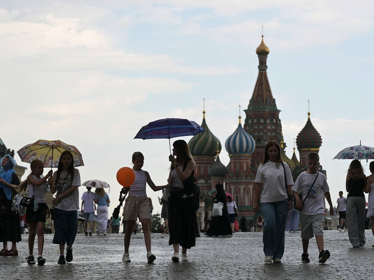 Названы лидеры по тратам среди туристов Москвы