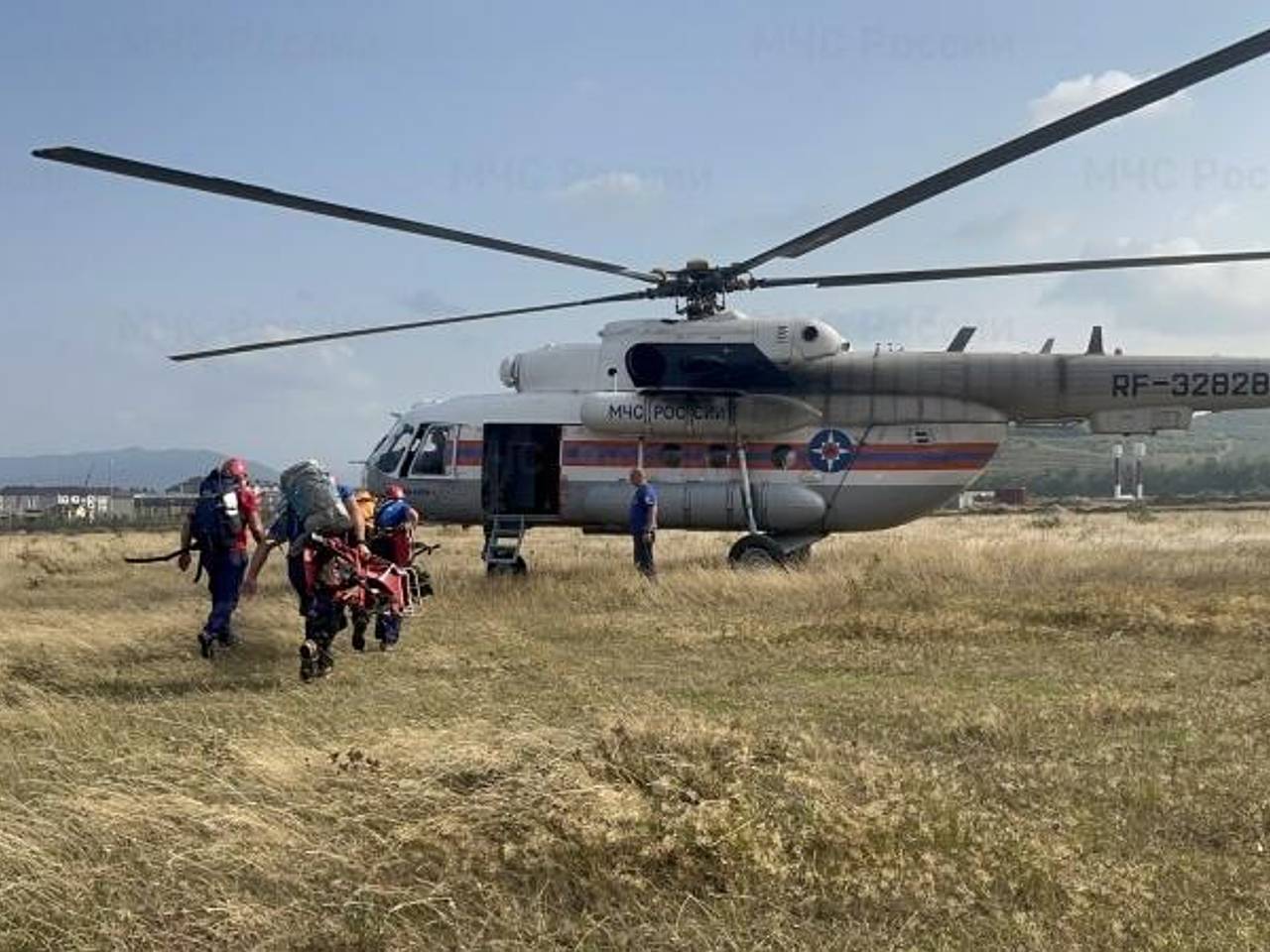 Спасатели наткнулись на тело еще одного альпиниста после схода лавины в Кабардино-Балкарии