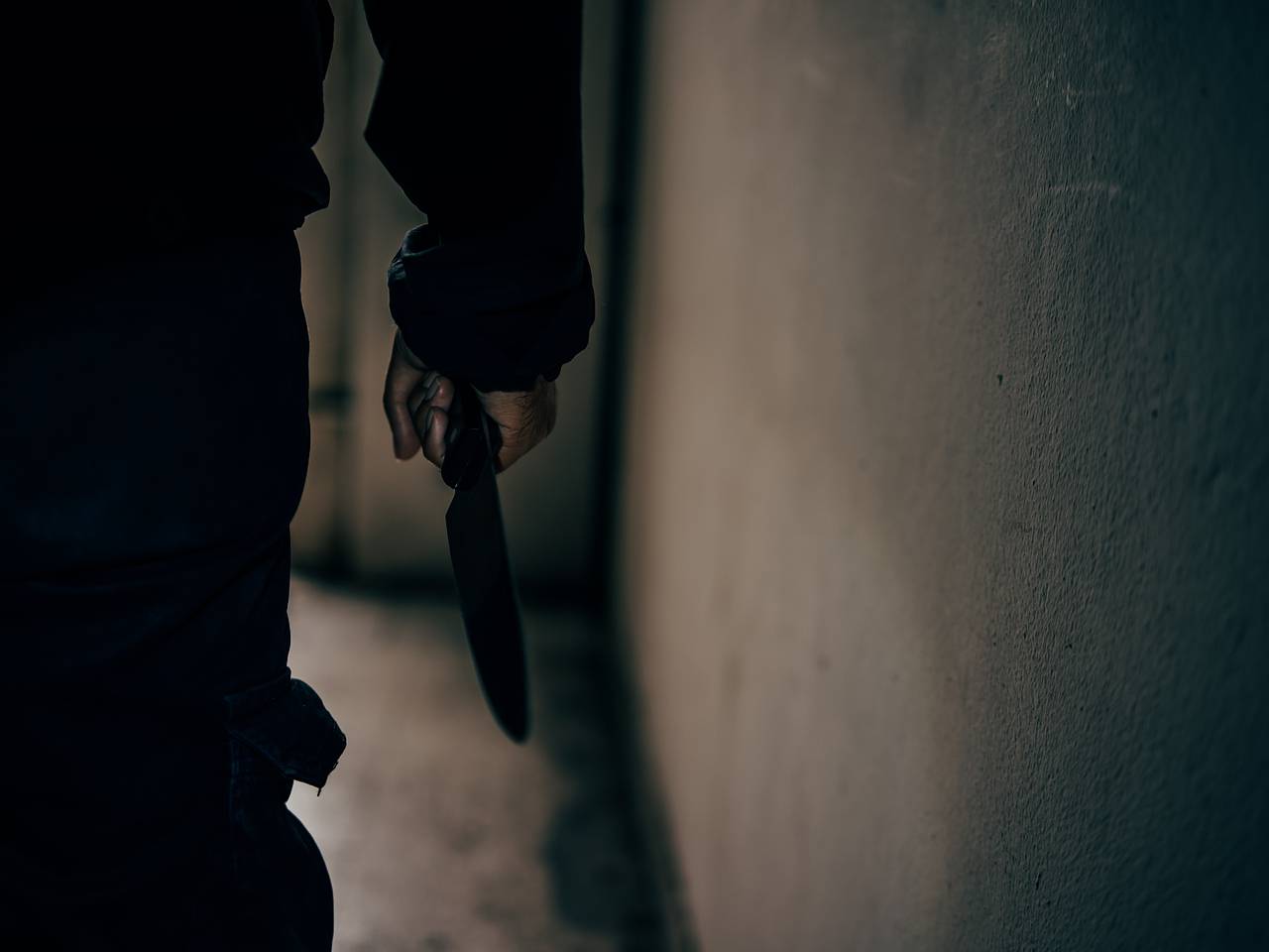 Туристка прилетела в Германию и не выжила после встречи с бездомным на следующий день