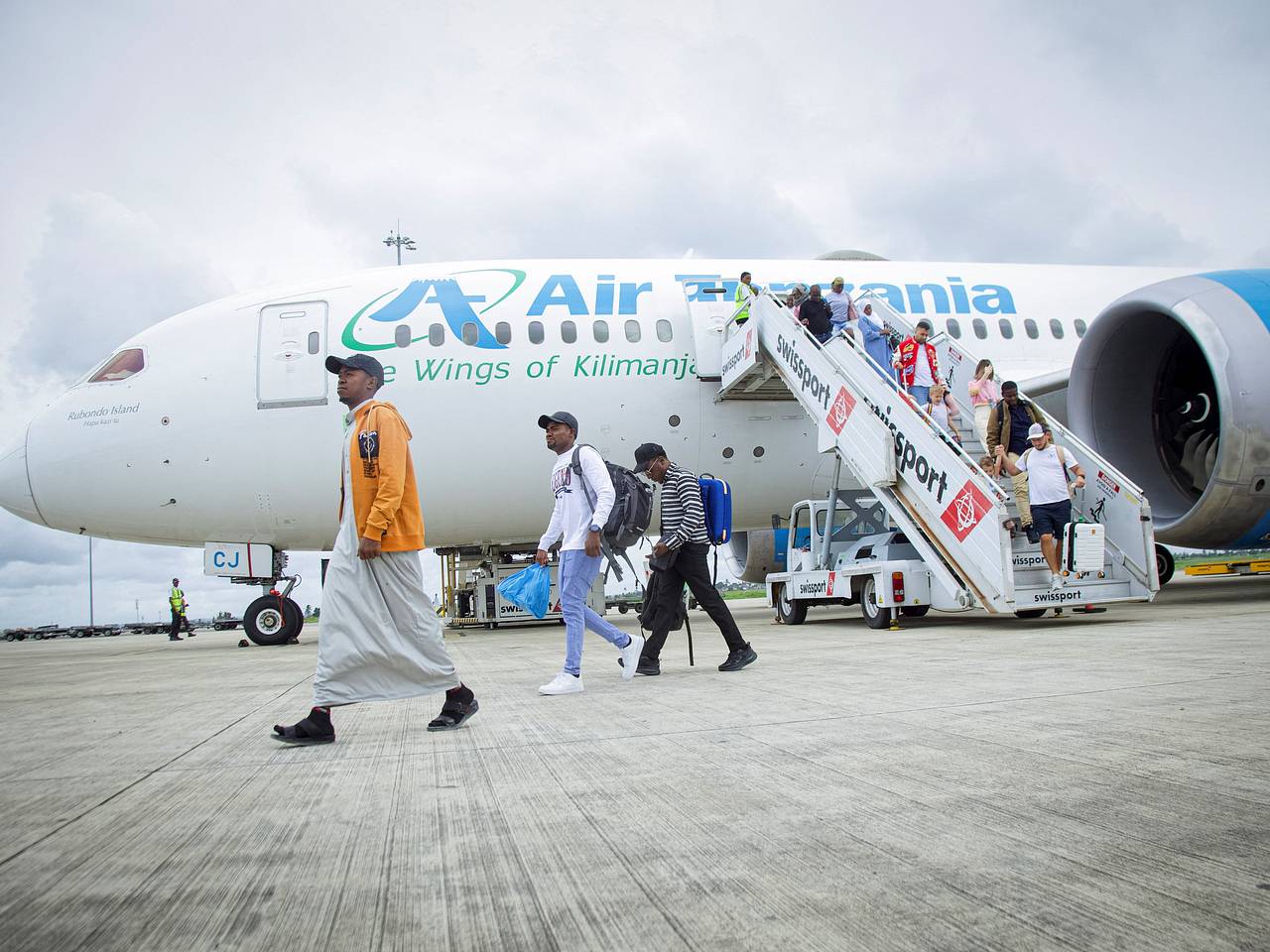 Названо число застрявших в Африке из-за приостановки рейсов Air Tanzania россиян