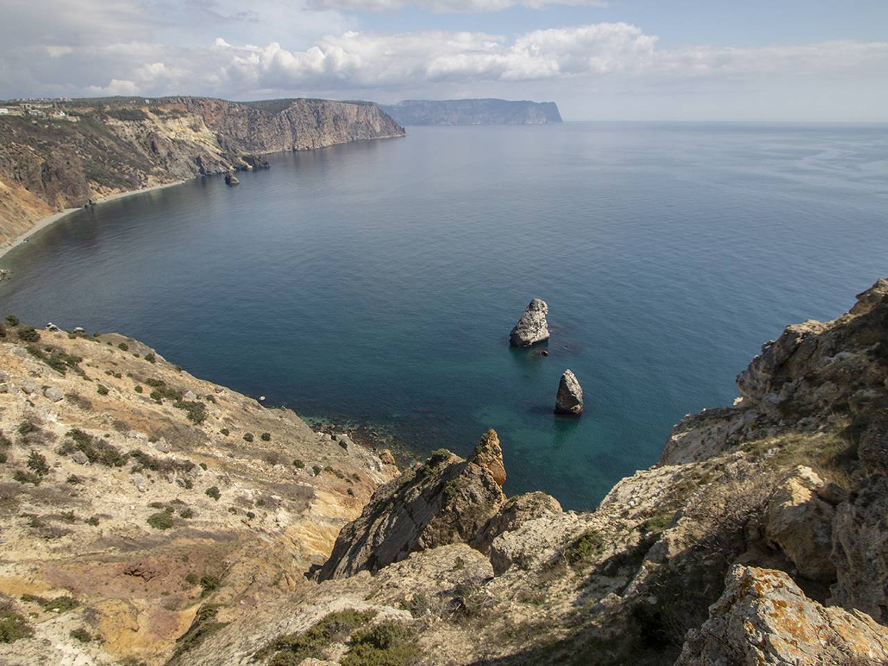 Россиянин описал отдых в Крыму фразой &laquo;пляжи без поборов и золотых шезлонгов&raquo;