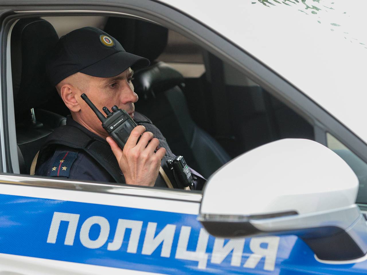 Палатка с туристом сгорела на берегу пруда в Подмосковье